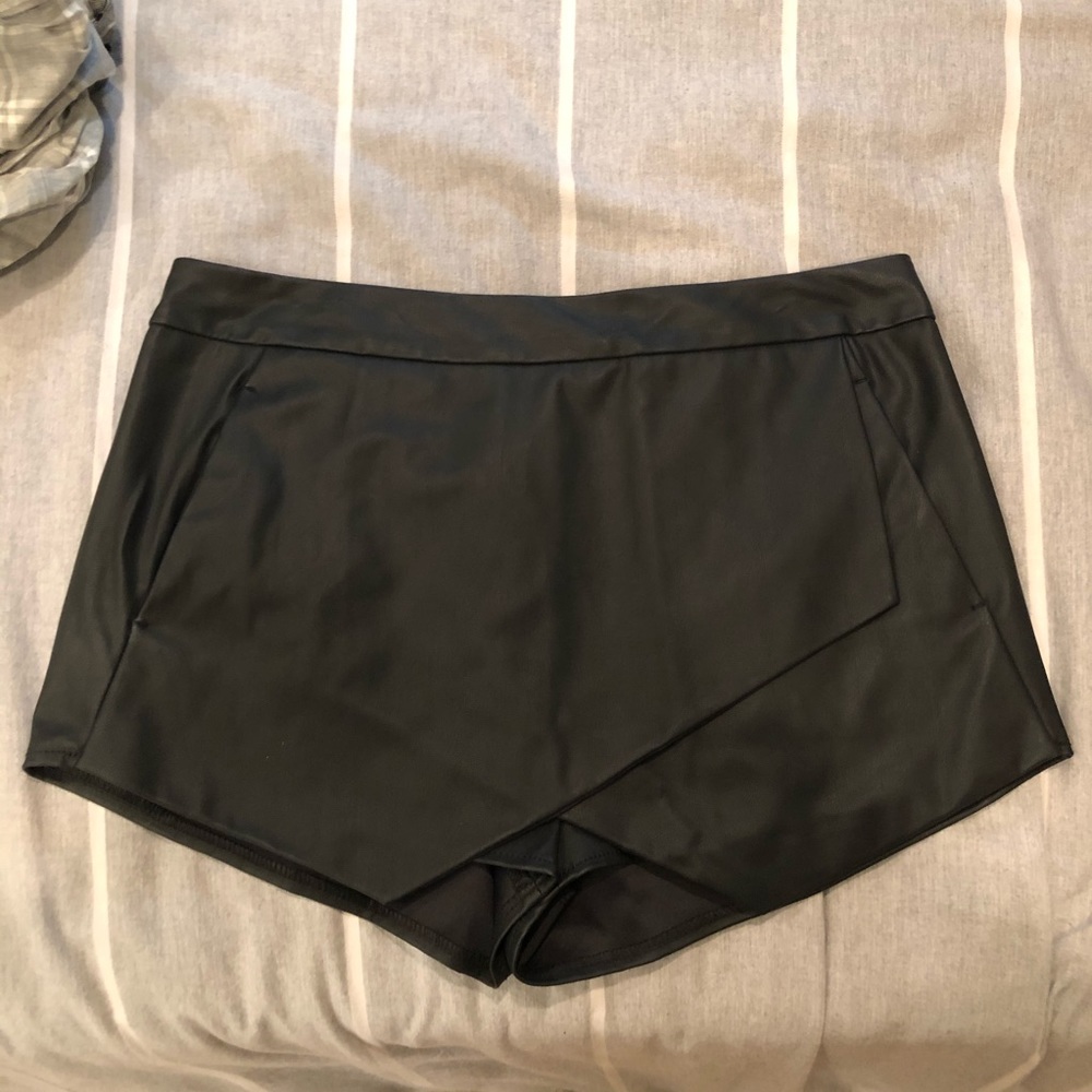 Black faux leather skort!